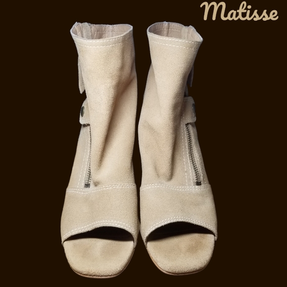 Matisse Lyon Open Toe Bootie Natural Suede - Picture 4 of 9